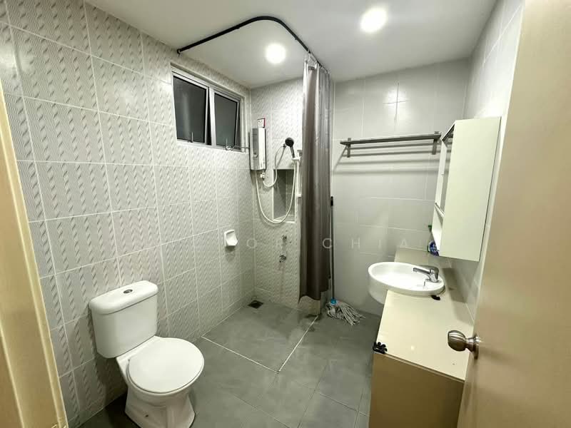Apartment for Sale at Austin Suites (Permata Austin) - Victor Chia - Bathroom - PropertyGuru.com.my