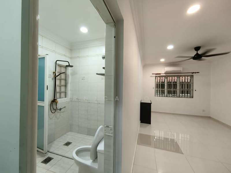 Semi-Detached House for Sale in Taman Putra Permai (Seri Kembangan) - Arnica Low - PropertyGuru.com.my
