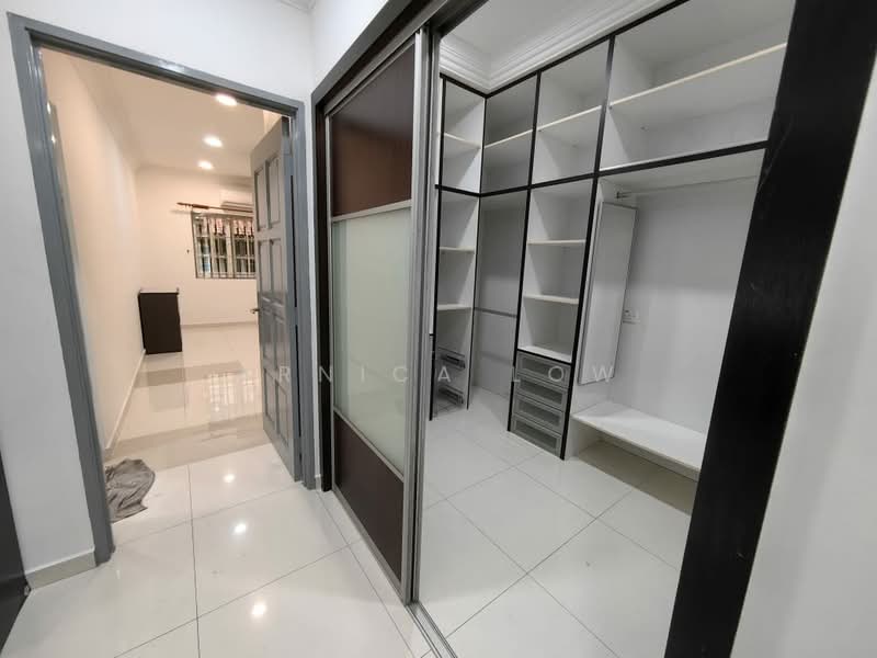Semi-Detached House for Sale in Taman Putra Permai (Seri Kembangan) - Arnica Low - PropertyGuru.com.my