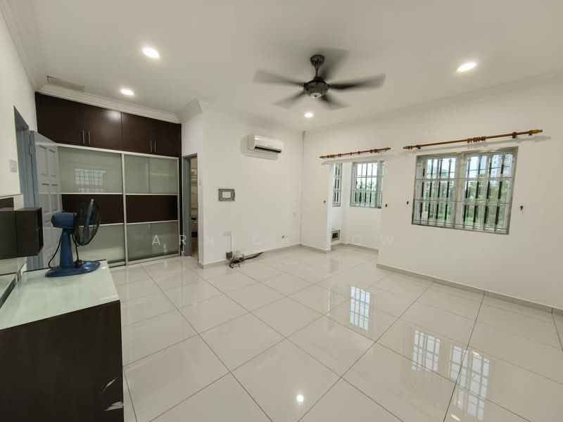 Semi-Detached House for Sale in Taman Putra Permai (Seri Kembangan) - Arnica Low - PropertyGuru.com.my