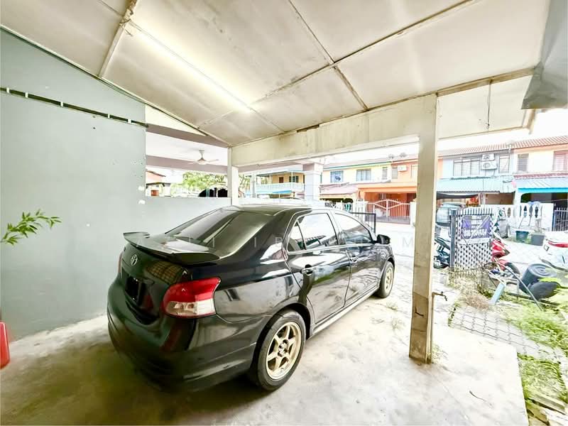 Rumah Teres 2 Tingkat untuk Dijual di Bandar Rinching Seksyen 2 (Semenyih) - Azli Ibrahim - Exterior - PropertyGuru.com.my
