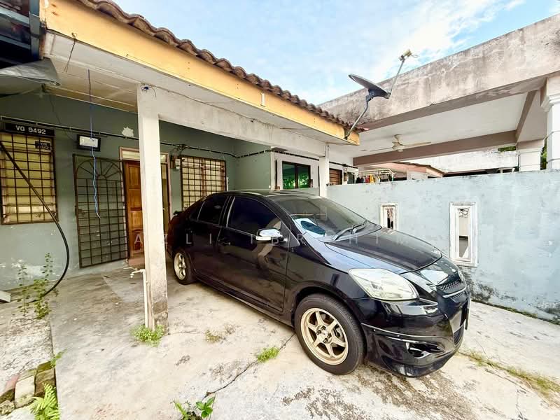 Rumah Teres 2 Tingkat untuk Dijual di Bandar Rinching Seksyen 2 (Semenyih) - Azli Ibrahim - Exterior - PropertyGuru.com.my