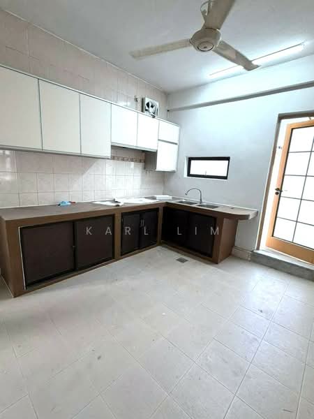 Rumah Berkembar untuk Dijual di Taman Majidee (Johor Bahru) - Karl Lim - Kitchen - PropertyGuru.com.my