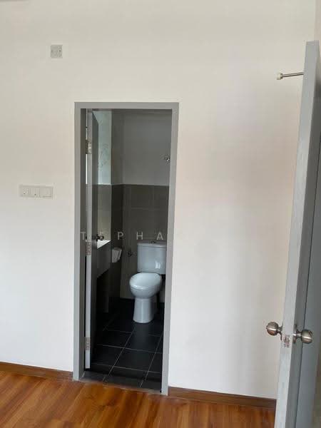 Kondominium untuk Dijual di Sri Angsana Hilir - Stephanie . - Bathroom - PropertyGuru.com.my