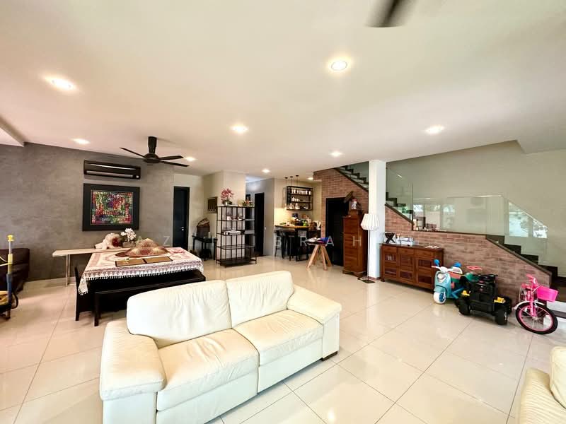 Semi-Detached House for Sale in Seksyen 6 (Bangi) - Azli Ibrahim - Living Room - PropertyGuru.com.my