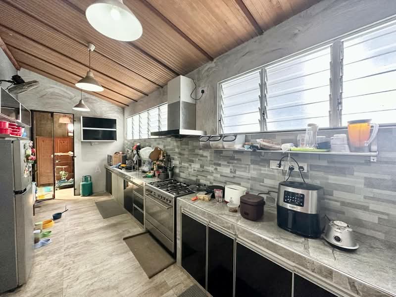 Semi-Detached House for Sale in Seksyen 6 (Bangi) - Azli Ibrahim - Kitchen - PropertyGuru.com.my
