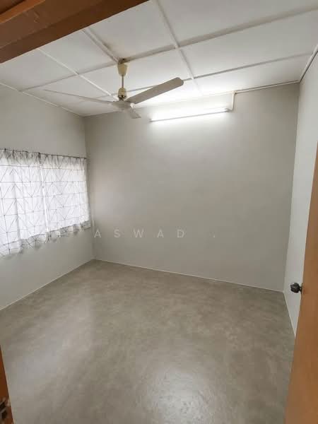 1-storey Terraced House for Sale in Taman Haji Abdullah Fahim (Kepala Batas) - Aswad . - Bedroom - PropertyGuru.com.my