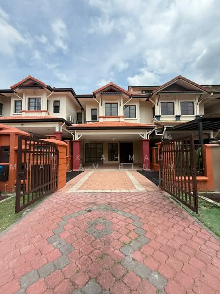 2-storey Terraced House for Sale in Bukit Jelutong (Shah Alam) - Nik Ahmad Muazzam Bin Nik Mazlan - Exterior - PropertyGuru.com.my