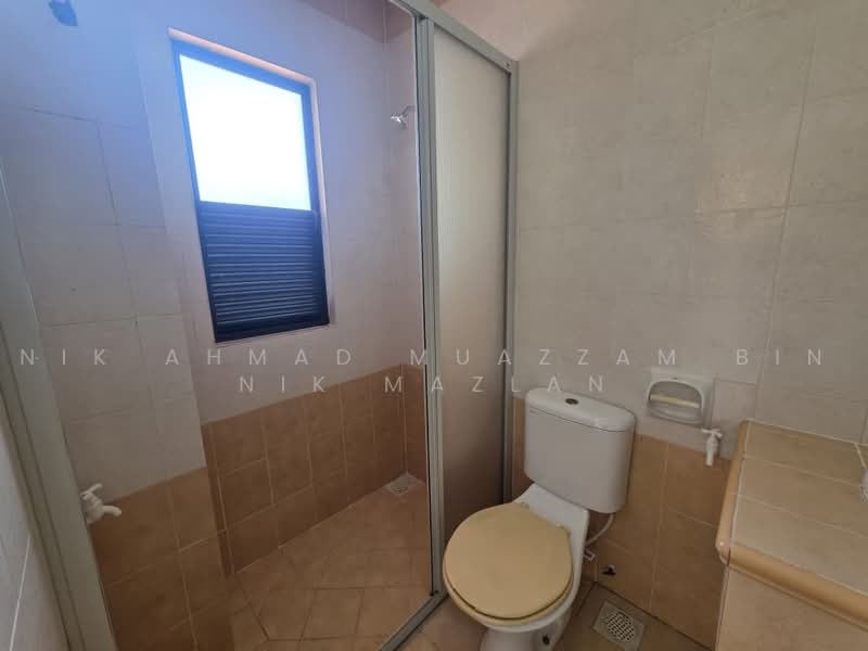 2-storey Terraced House for Sale in Bukit Jelutong (Shah Alam) - Nik Ahmad Muazzam Bin Nik Mazlan - Bathroom - PropertyGuru.com.my