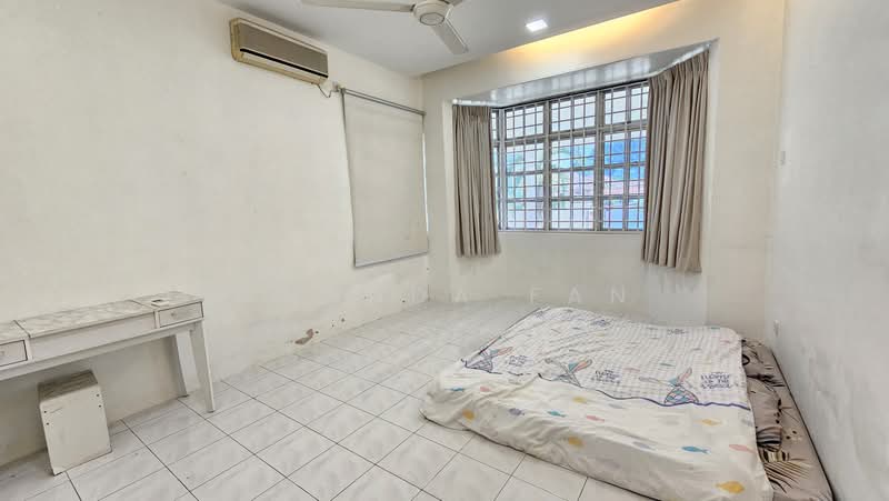 Rumah Banglo untuk Dijual di Desa Sri Ampang (Ipoh) - Amanda Fan - Bedroom - PropertyGuru.com.my