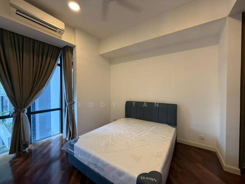 Kondominium untuk Dijual di Grand Medini - Eddy Tan - Bedroom - PropertyGuru.com.my