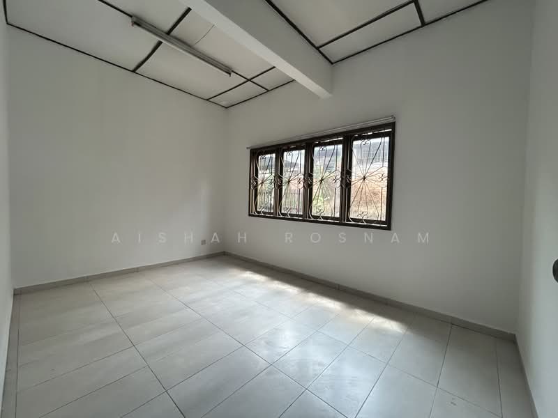 2-storey Terraced House for Sale in Kajang (Selangor) - Aishah Rosnam - 3rd Bedroom  - PropertyGuru.com.my
