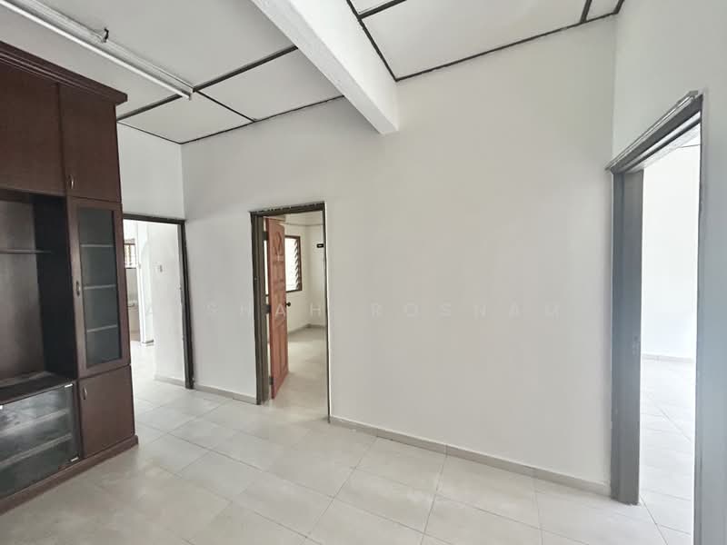 2-storey Terraced House for Sale in Taman Bukit Kajang Baru (Kajang) - Aishah Rosnam - Corridor - PropertyGuru.com.my