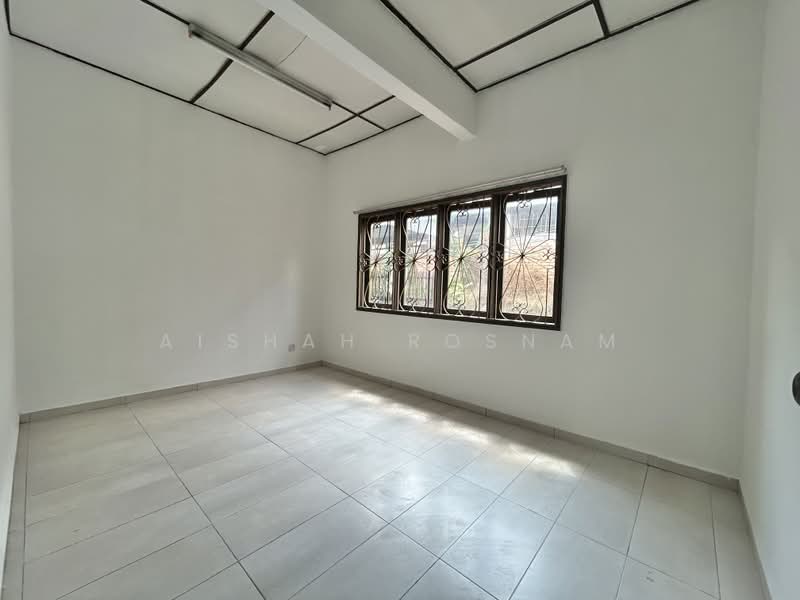 2-storey Terraced House for Sale in Taman Bukit Kajang Baru (Kajang) - Aishah Rosnam - 3rd bedroom - PropertyGuru.com.my