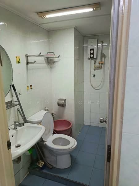 Kondominium untuk Dijual di La Villas Condominium - Jaden Chai - Bathroom - PropertyGuru.com.my