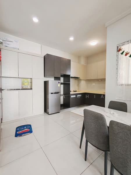 Kondominium untuk Disewa di Bay Laurel @ Country Garden Danga Bay - Stella Chia - Kitchen - PropertyGuru.com.my