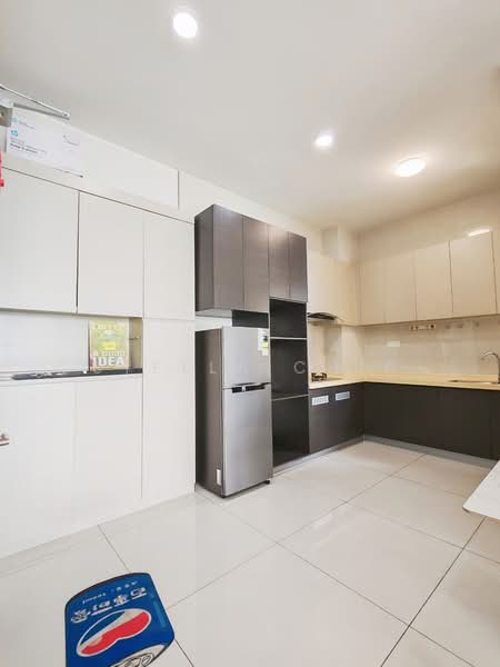 Kondominium untuk Disewa di Bay Laurel @ Country Garden Danga Bay - Stella Chia - Kitchen - PropertyGuru.com.my