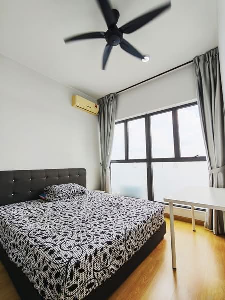 Kondominium untuk Disewa di Bay Laurel @ Country Garden Danga Bay - Stella Chia - Bedroom - PropertyGuru.com.my