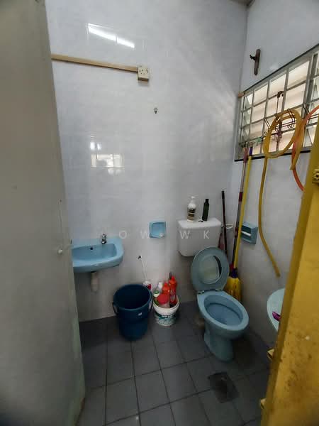 Semi-Detached House for Sale in Bandar Baru Sri Petaling (Sri Petaling) - LOW WK - Bathroom - PropertyGuru.com.my