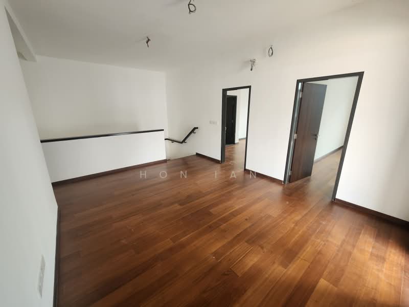 Semi-Detached House for Sale in Bandar Kinrara Seksyen 1 (Bandar Kinrara) - Hon Ian - Upstairs Living Room - PropertyGuru.com.my