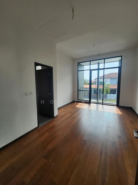Semi-Detached House for Sale in Bandar Kinrara Seksyen 1 (Bandar Kinrara) - Hon Ian - Bedroom 4 - PropertyGuru.com.my