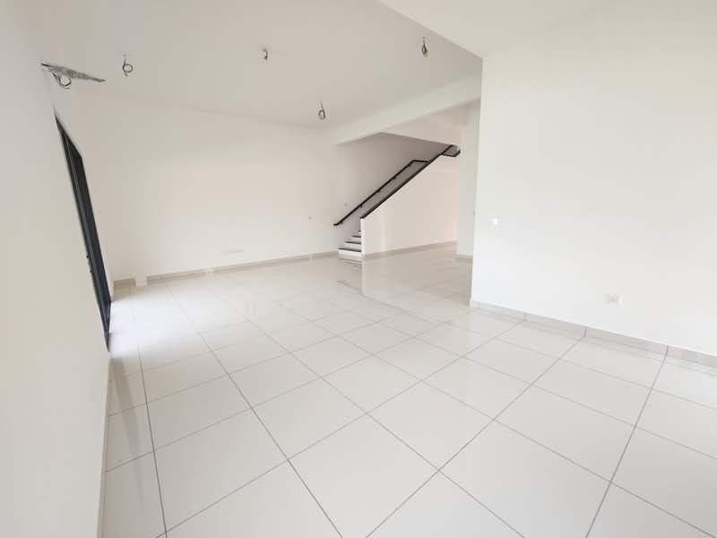 Semi-Detached House for Sale in Bandar Kinrara Seksyen 1 (Bandar Kinrara) - Hon Ian - Living Room - PropertyGuru.com.my