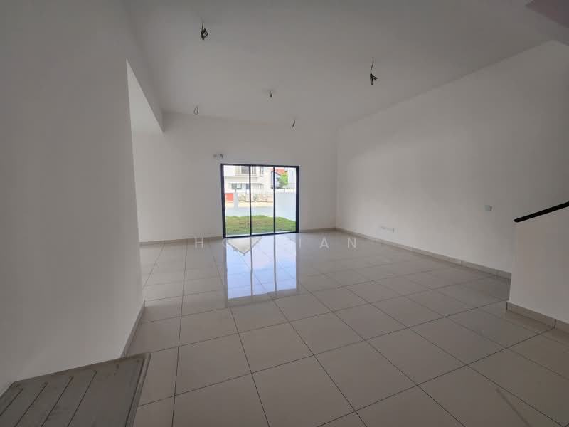 Semi-Detached House for Sale in Bandar Kinrara Seksyen 1 (Bandar Kinrara) - Hon Ian - Living Room - PropertyGuru.com.my