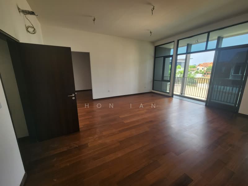 Semi-Detached House for Sale in Bandar Kinrara Seksyen 1 (Bandar Kinrara) - Hon Ian - Master Bedroom - PropertyGuru.com.my