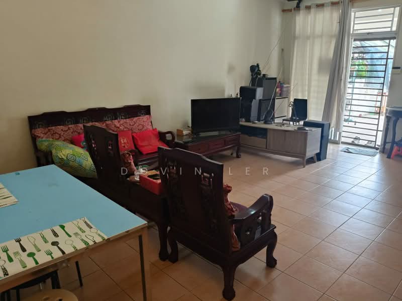 Rumah Teres 2 Tingkat untuk Dijual di Taman Setia Indah (Tebrau) - Dovin Ler - Living Room - PropertyGuru.com.my
