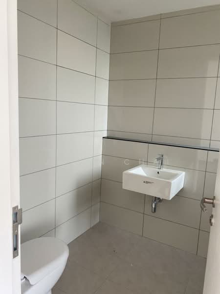 Servis Apartment untuk Dijual di Duta Park Residences - Jaden Chai - Bathroom - PropertyGuru.com.my