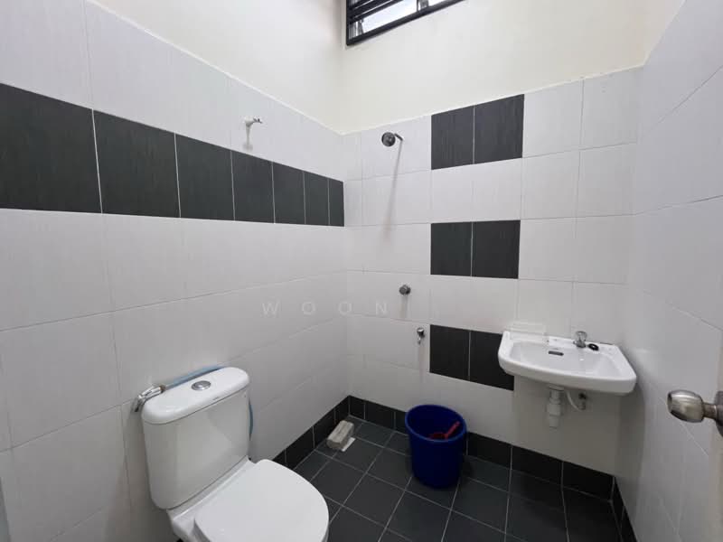 Bungalow House untuk Disewa di Taman Kasa Heights (Alor Gajah) - Woon . - Bathroom - PropertyGuru.com.my