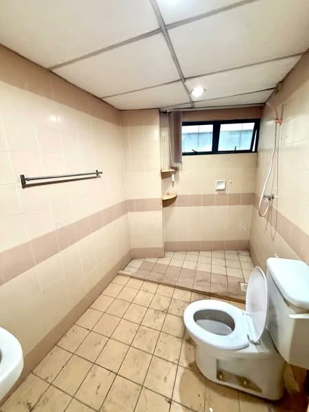 Office for Rent in KLCC (KL City Centre) - Dennix Chin - Bathroom - PropertyGuru.com.my