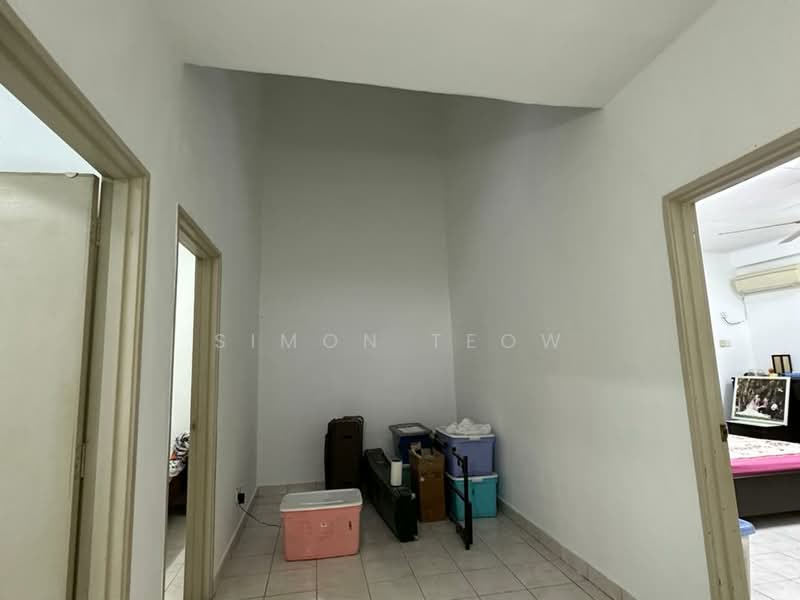 2-storey Terraced House for Sale in Taman Putra Prima (Puchong) - Simon Teow - Corridor - PropertyGuru.com.my