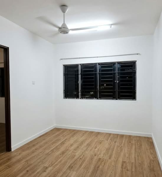 Rumah Flat untuk Dijual di Taman Tampoi Utama Flat - Diviya . - PropertyGuru.com.my