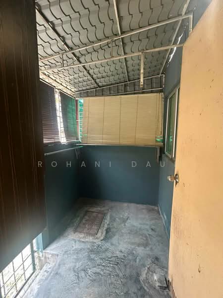 2-storey Terraced House for Rent in Kampung Sungai Ramal Dalam (Bangi) - Rohani Daud - Balcony - PropertyGuru.com.my