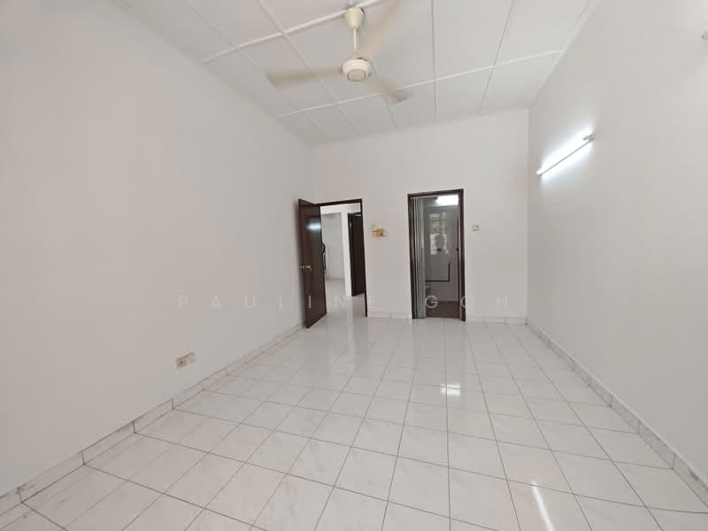 1.5-storey Terraced House for Sale in Taman Molek (Johor Bahru) - Pauline Goh - PropertyGuru.com.my
