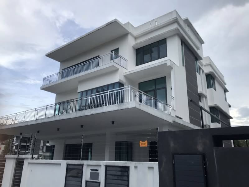 Rumah Banglo untuk Dijual di Bluwater Estate (Seri Kembangan) - Winson Tay - PropertyGuru.com.my