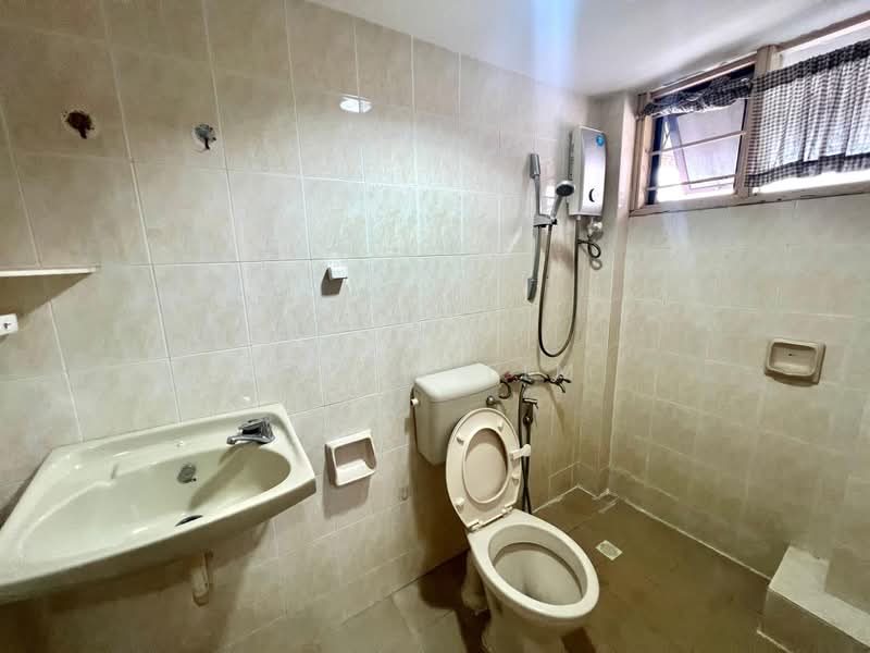 Rumah Teres 2 Tingkat untuk Dijual di Pantai Jerejak (Bayan Lepas) - Elvis Lim - Bathroom - PropertyGuru.com.my