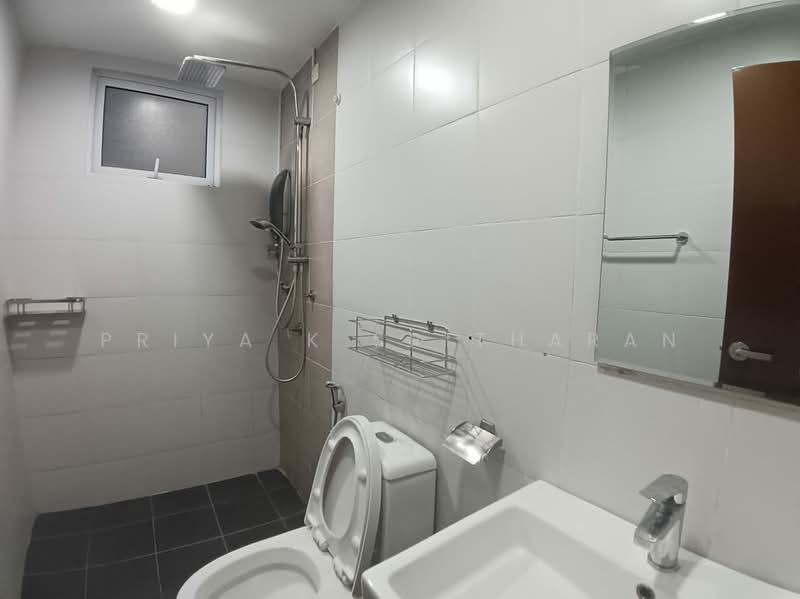 Kondominium untuk Disewa di Aurora Residence @ Lake Side City - Priya K Sritharan - Bathroom - PropertyGuru.com.my