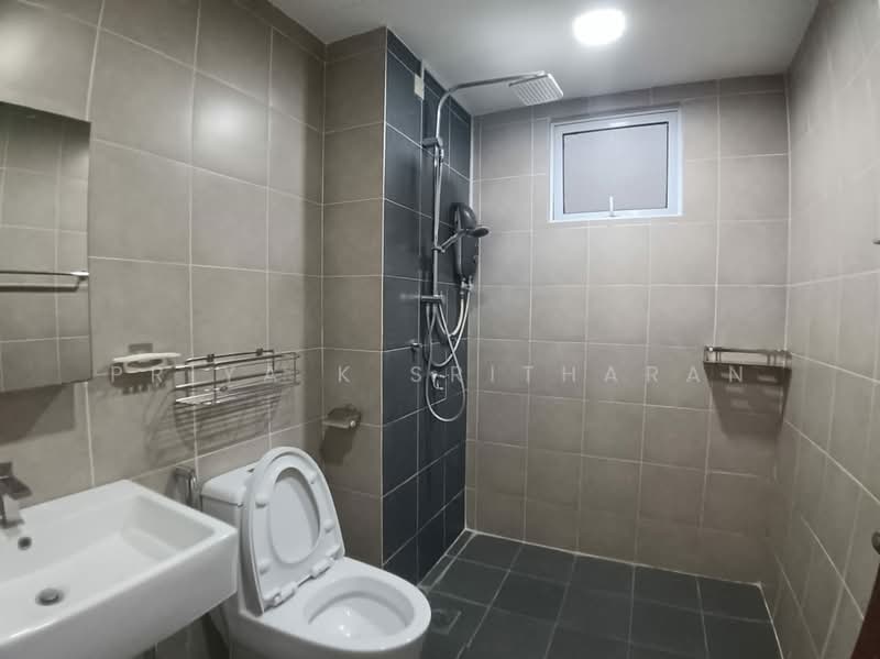 Kondominium untuk Disewa di Aurora Residence @ Lake Side City - Priya K Sritharan - Bathroom - PropertyGuru.com.my
