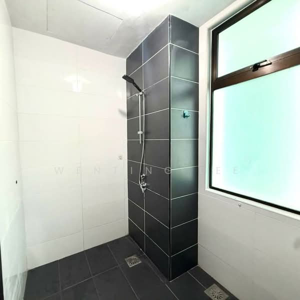 Servis Apartment untuk Dijual di Wave @ Marina Cove - Wenting Lee - Bathroom - PropertyGuru.com.my