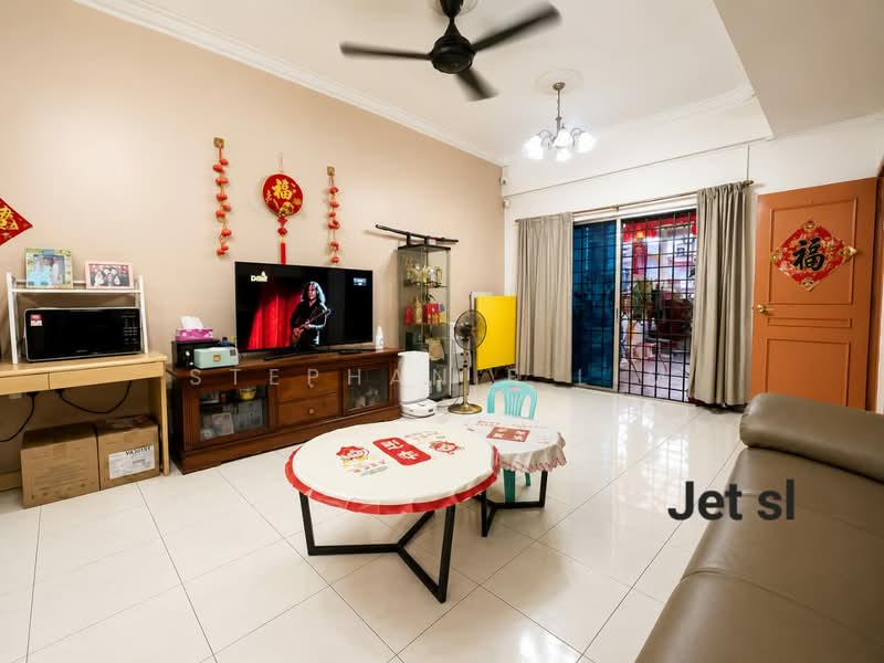 2-storey Terraced House for Sale in Taman Suria Pendamar (Pelabuhan Klang) - Stephanie Lim - Living Room - PropertyGuru.com.my