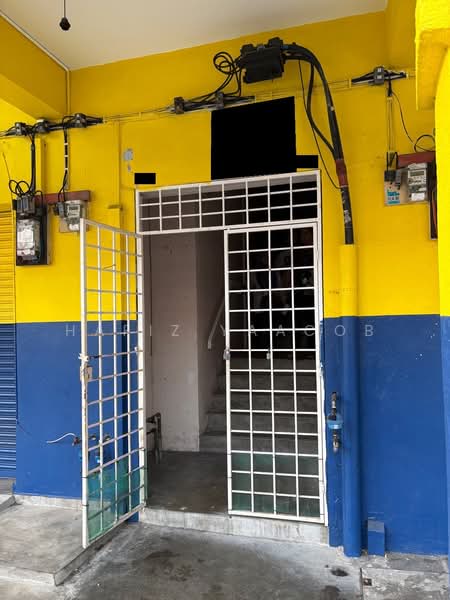Shop / Office for Sale in Taman Semenyih Sentral (Semenyih) - Hafiz Yaacob - Entrance - PropertyGuru.com.my