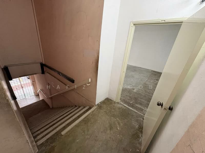 Shop / Office for Sale in Taman Semenyih Sentral (Semenyih) - Hafiz Yaacob - Corridor - PropertyGuru.com.my