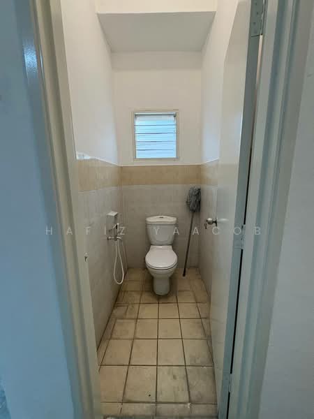 Shop / Office for Sale in Taman Semenyih Sentral (Semenyih) - Hafiz Yaacob - Bathroom - PropertyGuru.com.my