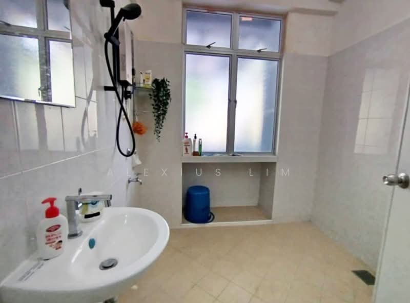 Rumah Teres 2.5 Tingkat untuk Dijual di Taman Sutera (Johor Bahru) - Alexius Lim - Bathroom - PropertyGuru.com.my