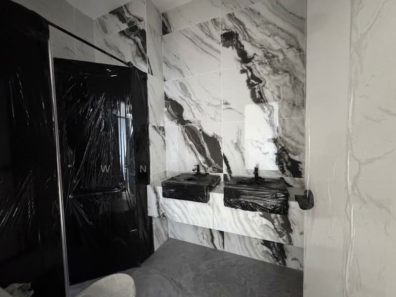 Semi-Detached House for Sale in Bandar Uda Utama (Johor Bahru) - Wenting Lee - Bathroom - PropertyGuru.com.my