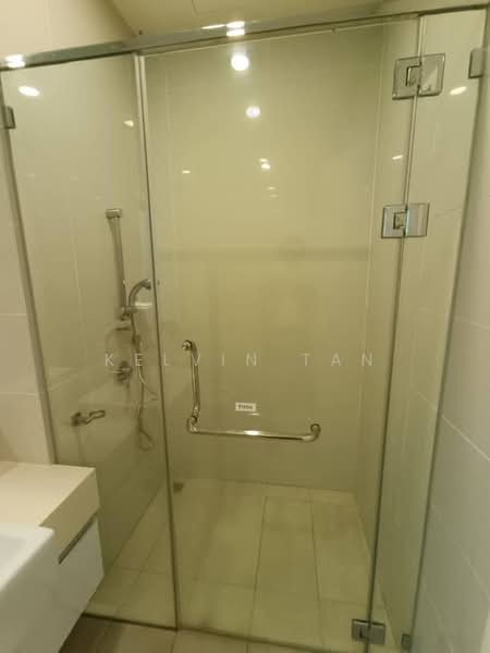 Kondominium untuk Disewa di Ferringhi Residence - Kelvin Tan - Bathroom - PropertyGuru.com.my