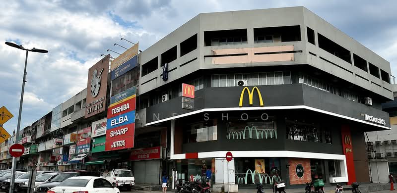 Shop / Office for Sale in SS2 (Petaling Jaya) - Jane Shoo - Exterior - PropertyGuru.com.my