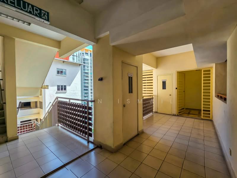 Condominium for Sale at Desa Villas - Fatin Ismail - Corridor - PropertyGuru.com.my